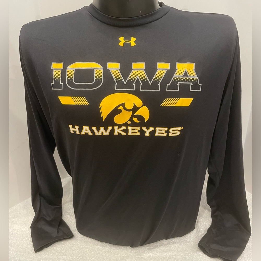 Unisex Under Armour University of Iowa Hawkeyes long sleeve 100% Polyester shirt